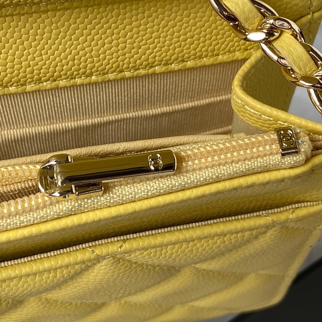 Caviar Leather Wallet On Chain Shoulder Bag AP3180 Yellow